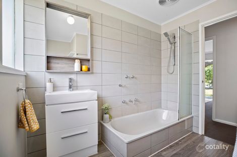 Property photo of 1/76 Loretto Avenue Ferntree Gully VIC 3156