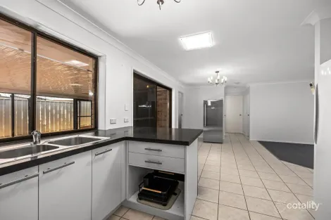 Property photo of 2/21 Ashvale Street Flinders View QLD 4305