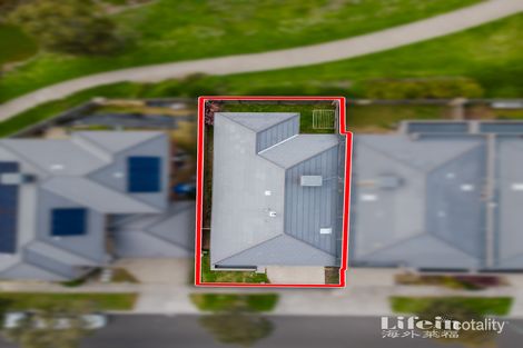 Property photo of 15 Amaroo Walk Werribee VIC 3030