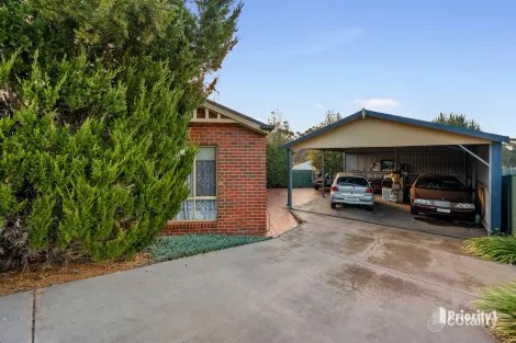 Property photo of 3 Gold Hill Court Kangaroo Flat VIC 3555