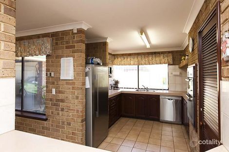 Property photo of 64 Freeland Square Eden Hill WA 6054