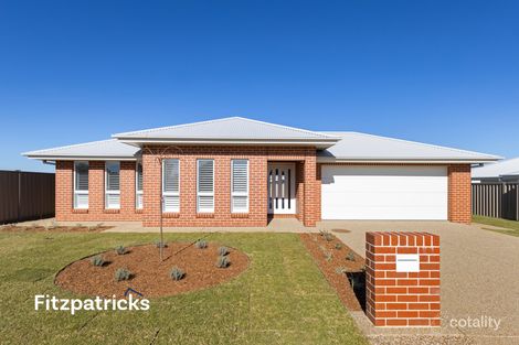 52 Valencia Dr, Gobbagombalin, NSW 2650