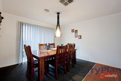 Property photo of 10 Hollington Crescent Point Cook VIC 3030