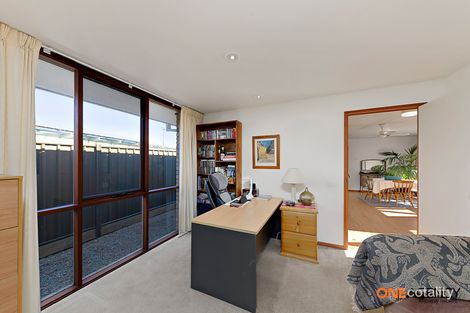 Property photo of 33 Girdlestone Circuit Calwell ACT 2905