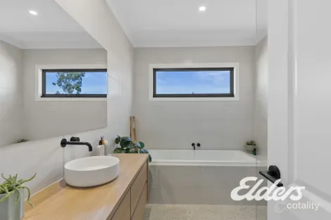 Property photo of 5 Lara Close Mulwala NSW 2647