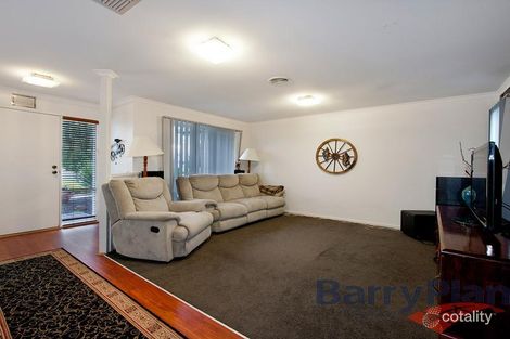 Property photo of 10 Hollington Crescent Point Cook VIC 3030