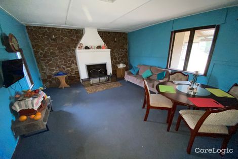 Property photo of 5 Lee Crescent York WA 6302