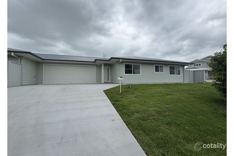 11 Clear Water Cl, Grafton, NSW 2460