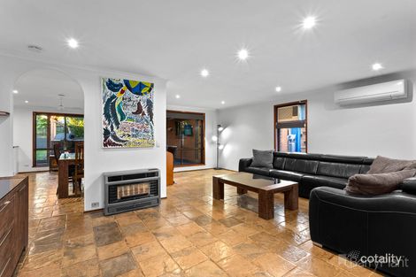 Property photo of 18 Shiraz Crescent Narre Warren VIC 3805
