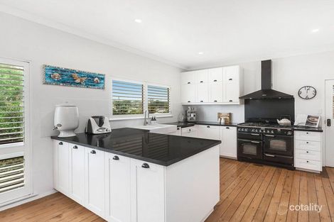 Property photo of 10 Seaview Avenue Wamberal NSW 2260