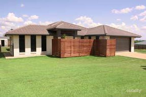 8 Laird Ave, Norman Gardens, QLD 4701