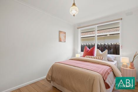 Property photo of 11 Huskisson Avenue Lalor VIC 3075