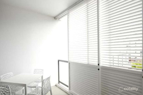 Property photo of 211/539 St Kilda Road Melbourne VIC 3004