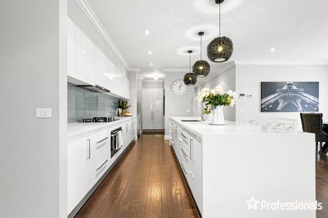 Property photo of 14 Tiverton Circuit Mooroolbark VIC 3138