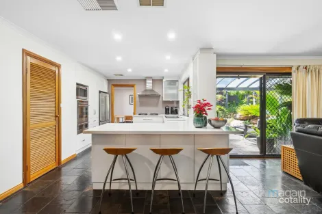 Property photo of 8 Brett Crescent Hallett Cove SA 5158