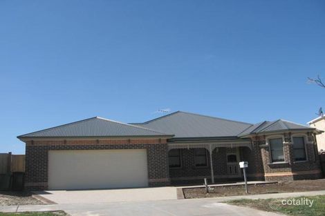 6 Lauderdale Dr, Craigieburn, VIC 3064