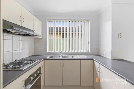 Property photo of 6 Pinehurst Way Blue Haven NSW 2262