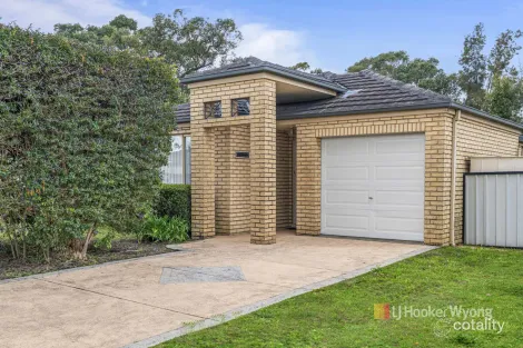 Property photo of 6 Pinehurst Way Blue Haven NSW 2262