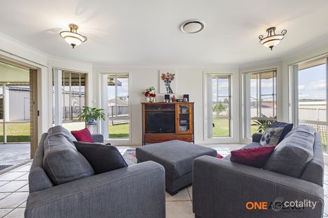 Property photo of 6 Grande Close Hunterview NSW 2330