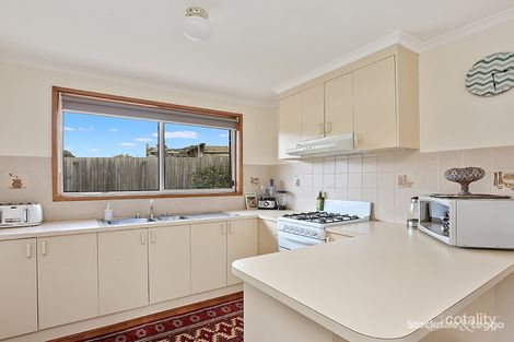 Property photo of 2/2-4 Jenolan Avenue Grovedale VIC 3216