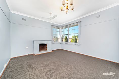 Property photo of 38 Carr Parade Unanderra NSW 2526