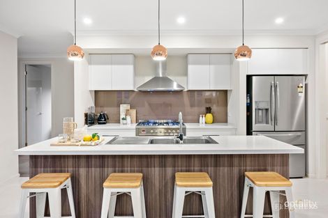 Property photo of 6 Baddeley Circuit Croydon VIC 3136