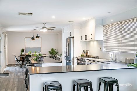 Property photo of 13 Katarama Road Fairview Park SA 5126
