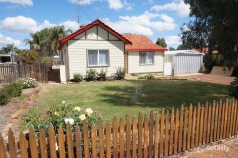 15 New St, York, WA 6302