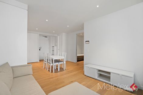 211/77 Queens Rd, Melbourne, VIC 3004