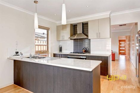 Property photo of 2/5 Haywood Grove Melton West VIC 3337