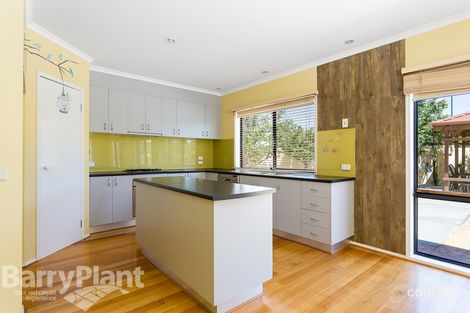 Property photo of 8 Ronaldsay Place Point Cook VIC 3030