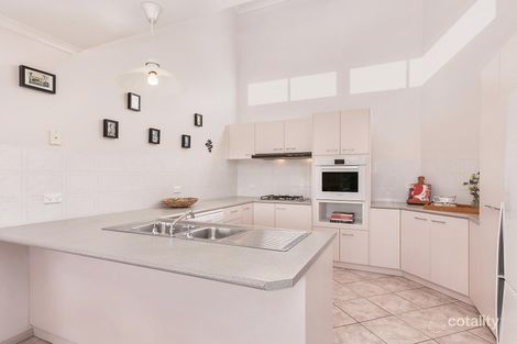 Property photo of 27 Emery Crescent Karabar NSW 2620