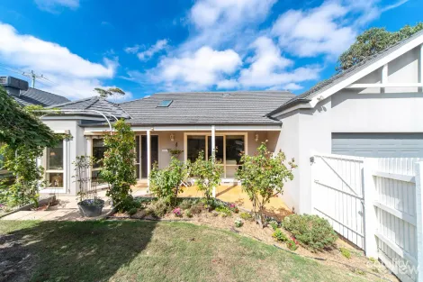 16 Shandon St, Mornington, VIC 3931