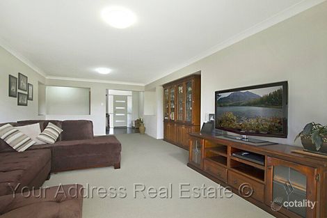 Property photo of 16 Voss Boulevard Heritage Park QLD 4118