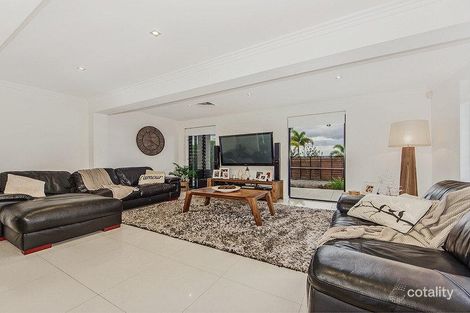 Property photo of 8 Burke Court Mount Ommaney QLD 4074