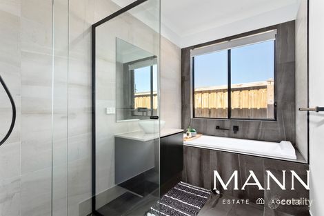 Property photo of 13 Puckle Avenue Mickleham VIC 3064