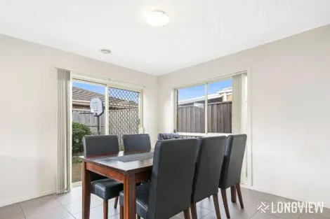 Property photo of 3 Central Avenue Pakenham VIC 3810