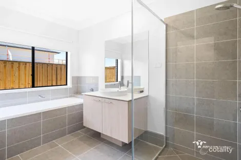 Property photo of 22 Seymour Way White Rock QLD 4306