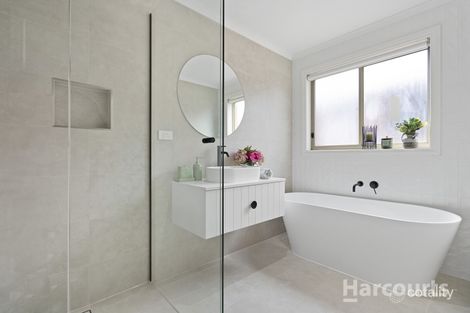 Property photo of 17 Tunbridge Road Cairnlea VIC 3023