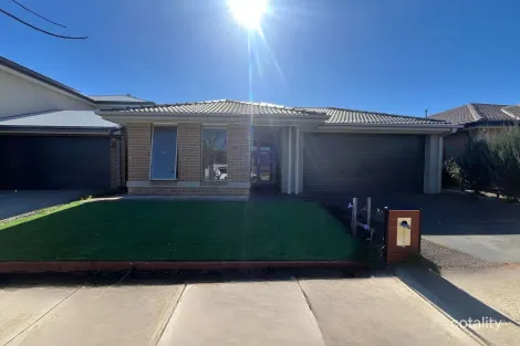 22 Colosseum Dr, Strathtulloh, VIC 3338