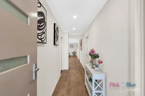 Property photo of 19 Bellview Drive Rockbank VIC 3335