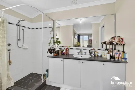 Property photo of 12 Bartholdi Corner Tapping WA 6065