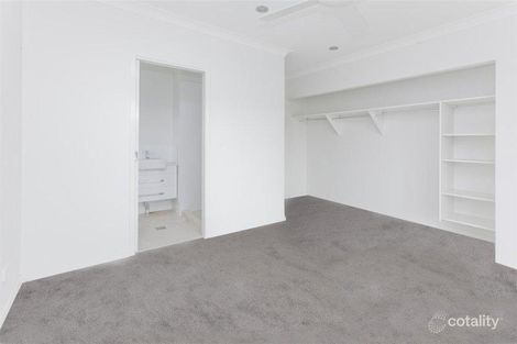 Property photo of 2/1241 Logan Road Mount Gravatt QLD 4122