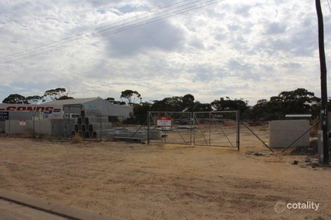 76 Duff St, Merredin, WA 6415