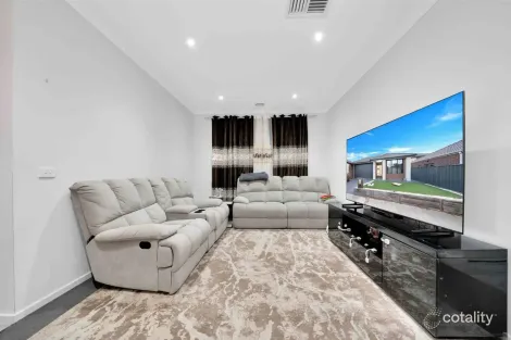 Property photo of 2 Tomago Street Tarneit VIC 3029