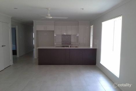 Property photo of 9 Lakeside Crescent Ningi QLD 4511