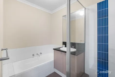 Property photo of 8/2 Positano Crescent Yangebup WA 6164