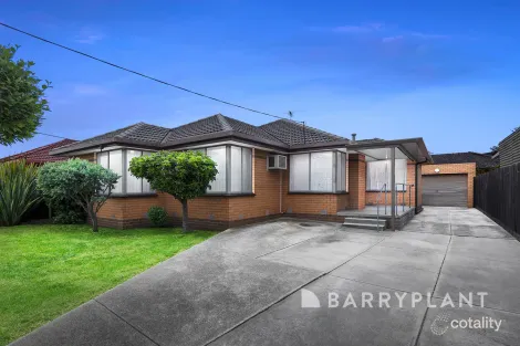 34 MULHALL DR, ST ALBANS, VIC 3021