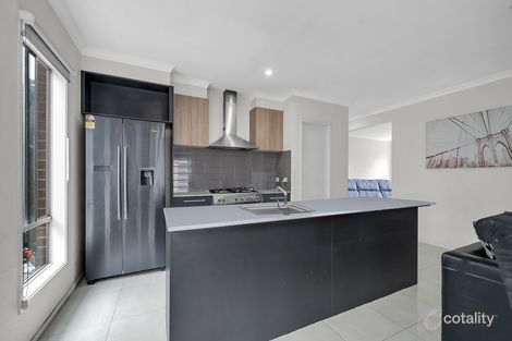 Property photo of 17 Blackhazel Crescent Clyde North VIC 3978