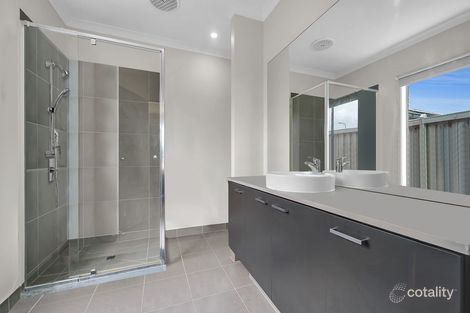 Property photo of 17 Blackhazel Crescent Clyde North VIC 3978